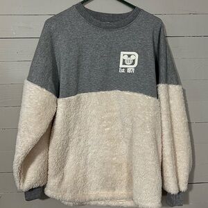 Disney World Grey White Sherpa Spirit Jersey size small NWT